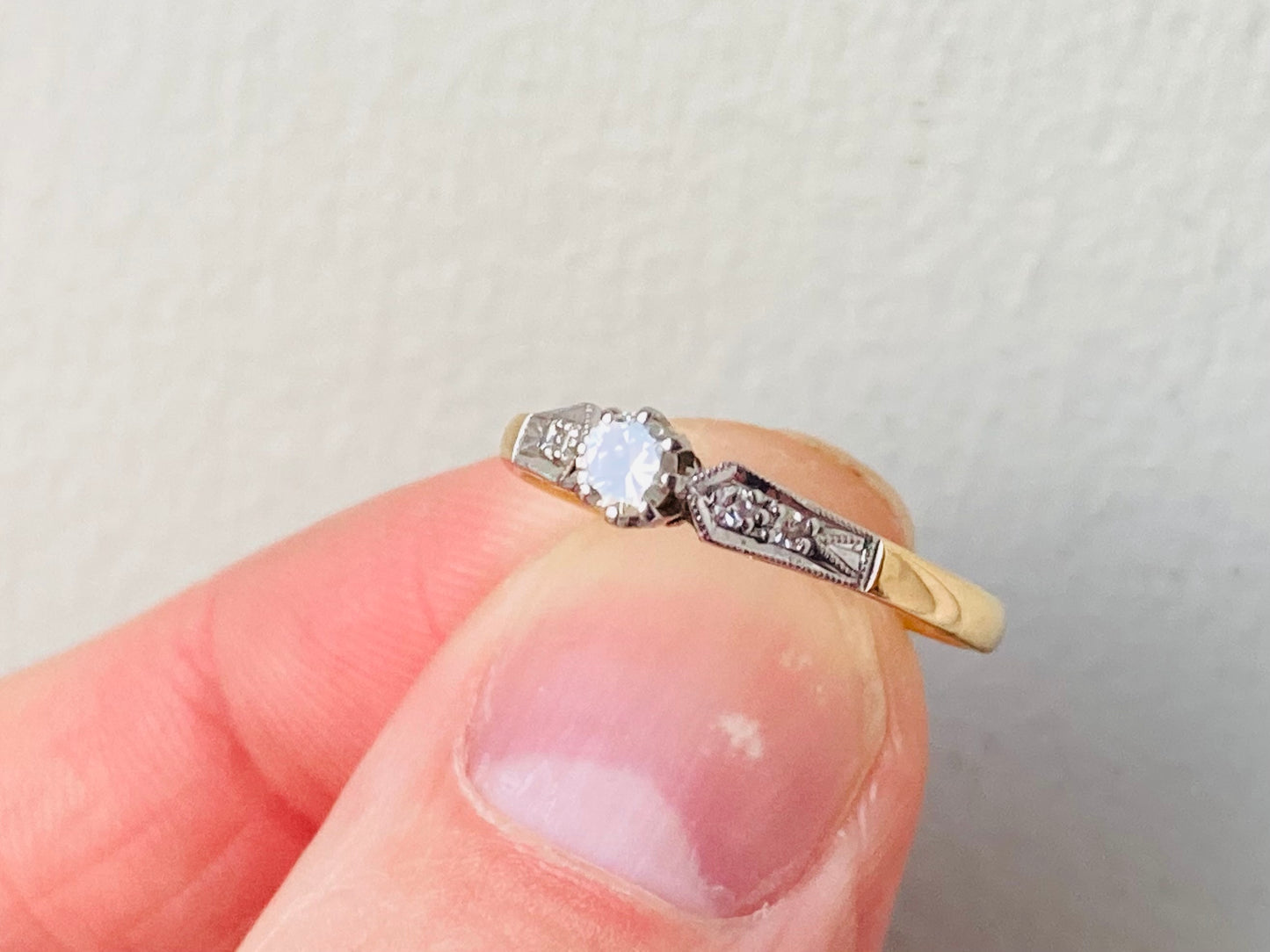 Vintage 18ct Gold & Platinum Diamond Ring