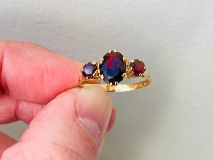 Vintage 9ct Gold Garnet Ring