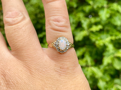 Vintage 9ct Gold Opal & Diamond Ring