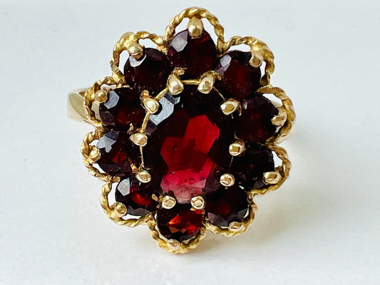 Vintage 9ct Gold Garnet Ring