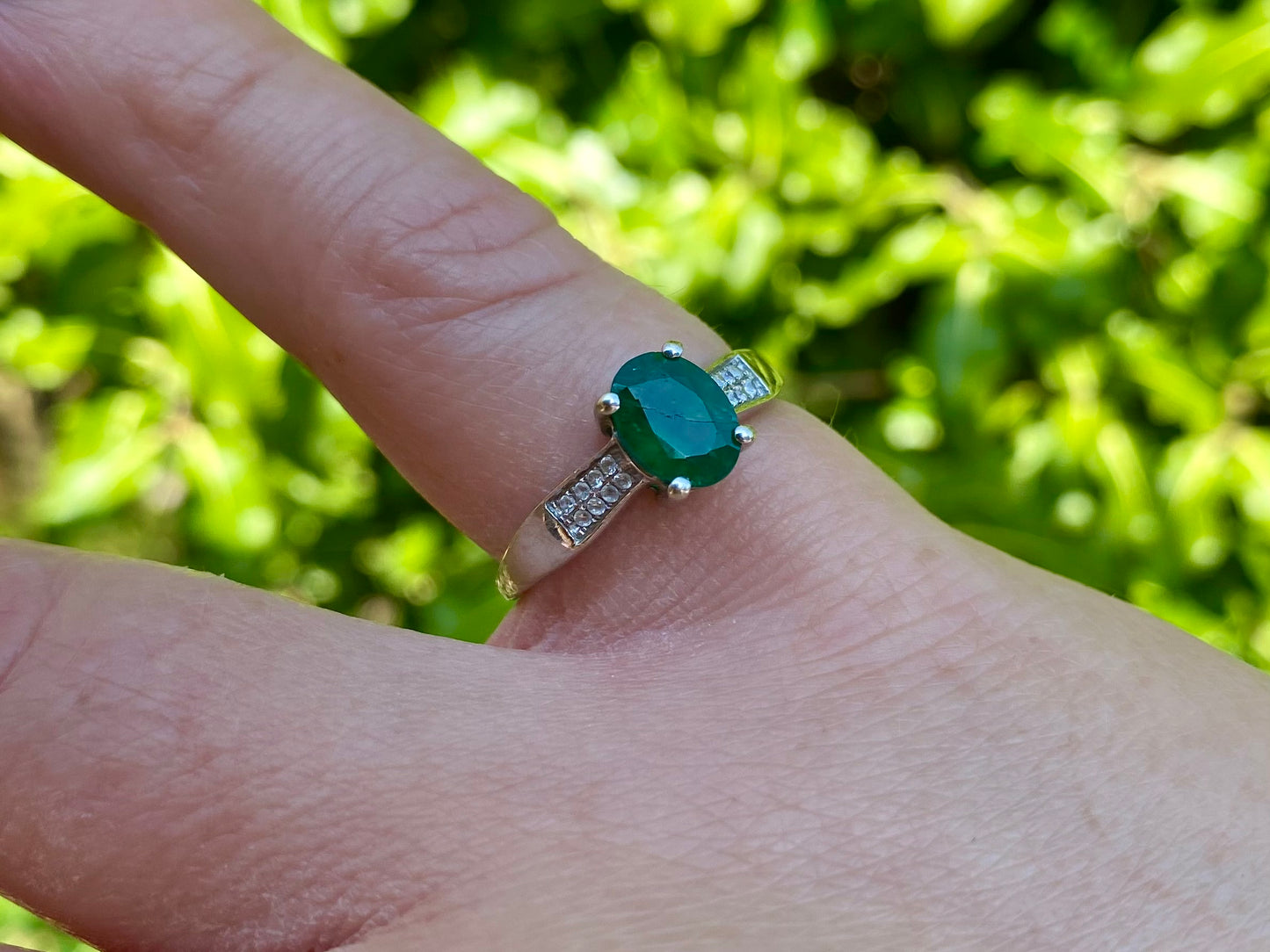 9ct Gold Emerald & Zircon Ring