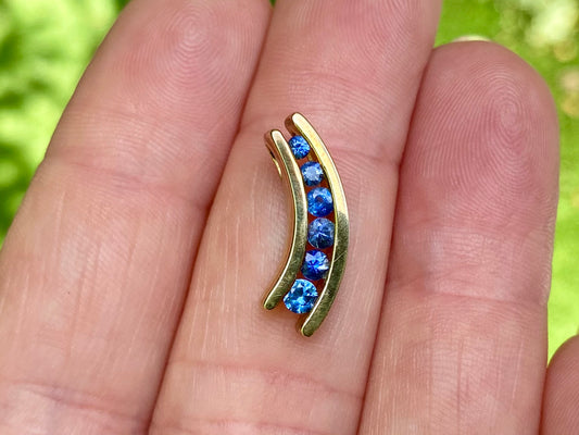 9ct Gold Sapphire Pendant