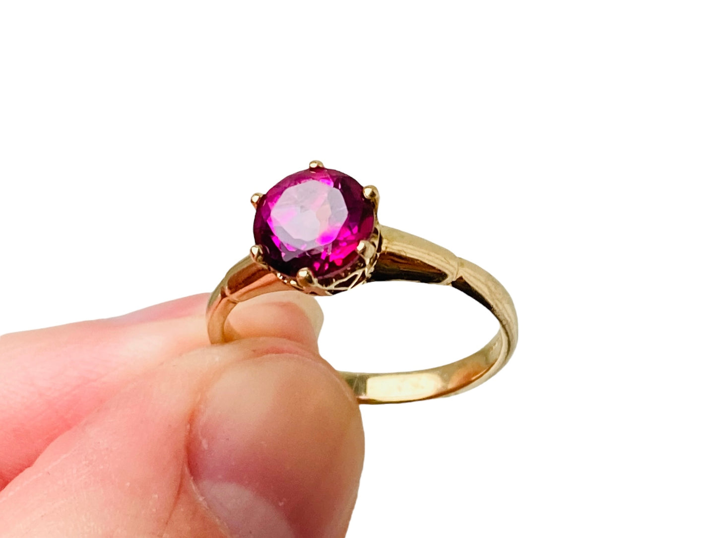 9ct Gold Synthetic Pink Sapphire Ring