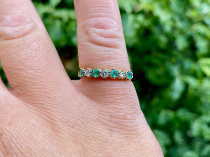 Vintage 9ct Gold Emerald & Diamond Ring