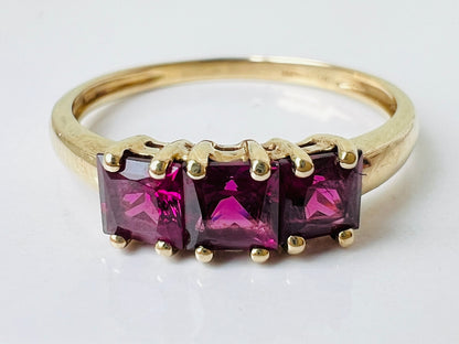9ct Gold Rhodolite Garnet Ring