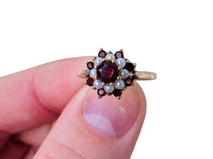 Vintage 9ct Gold Garnet & Pearl Ring