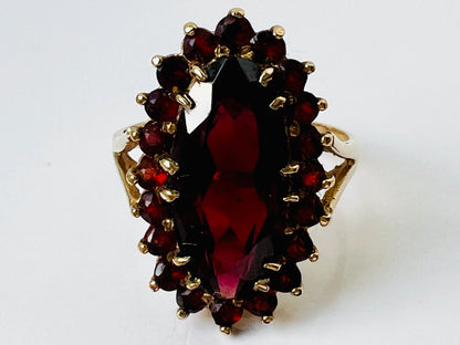 9ct Gold Garnet Ring