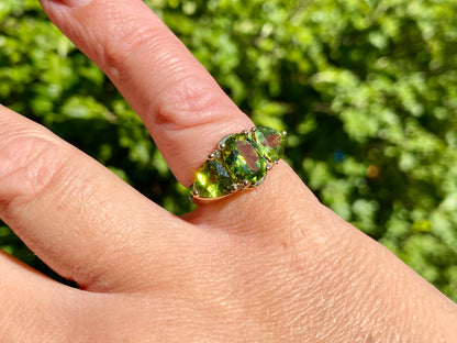 9ct Gold Peridot & Diamond Ring