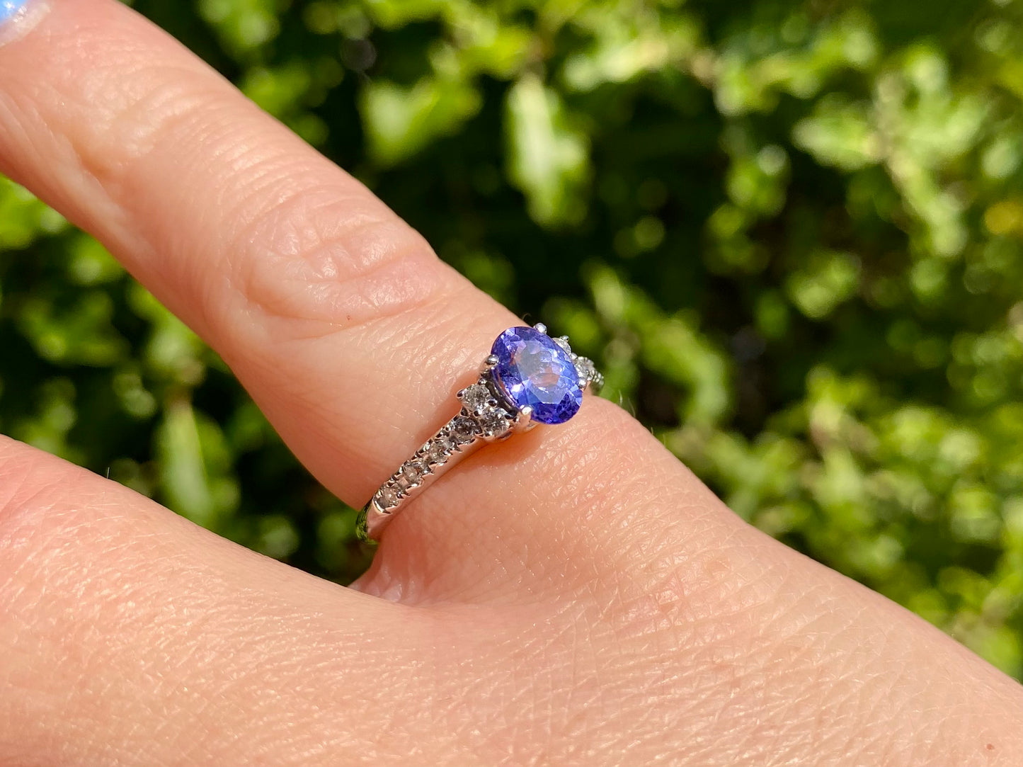 18ct Gold Tanzanite & Diamond Ring