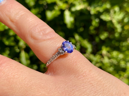 18ct Gold Tanzanite & Diamond Ring
