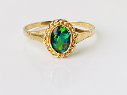 Vintage 9ct Gold Opal Doublet Ring