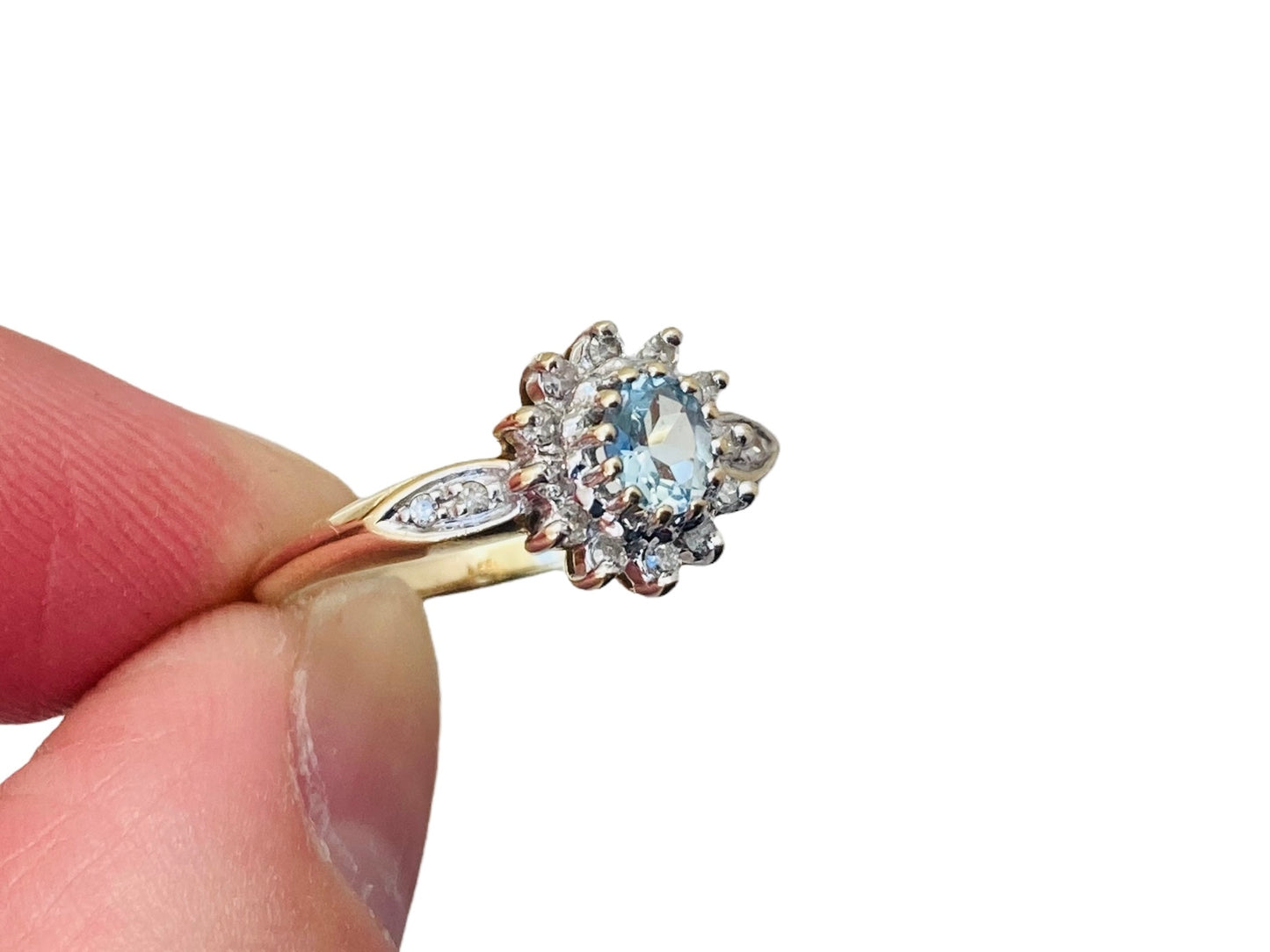 9ct Gold Aquamarine & Diamond Ring