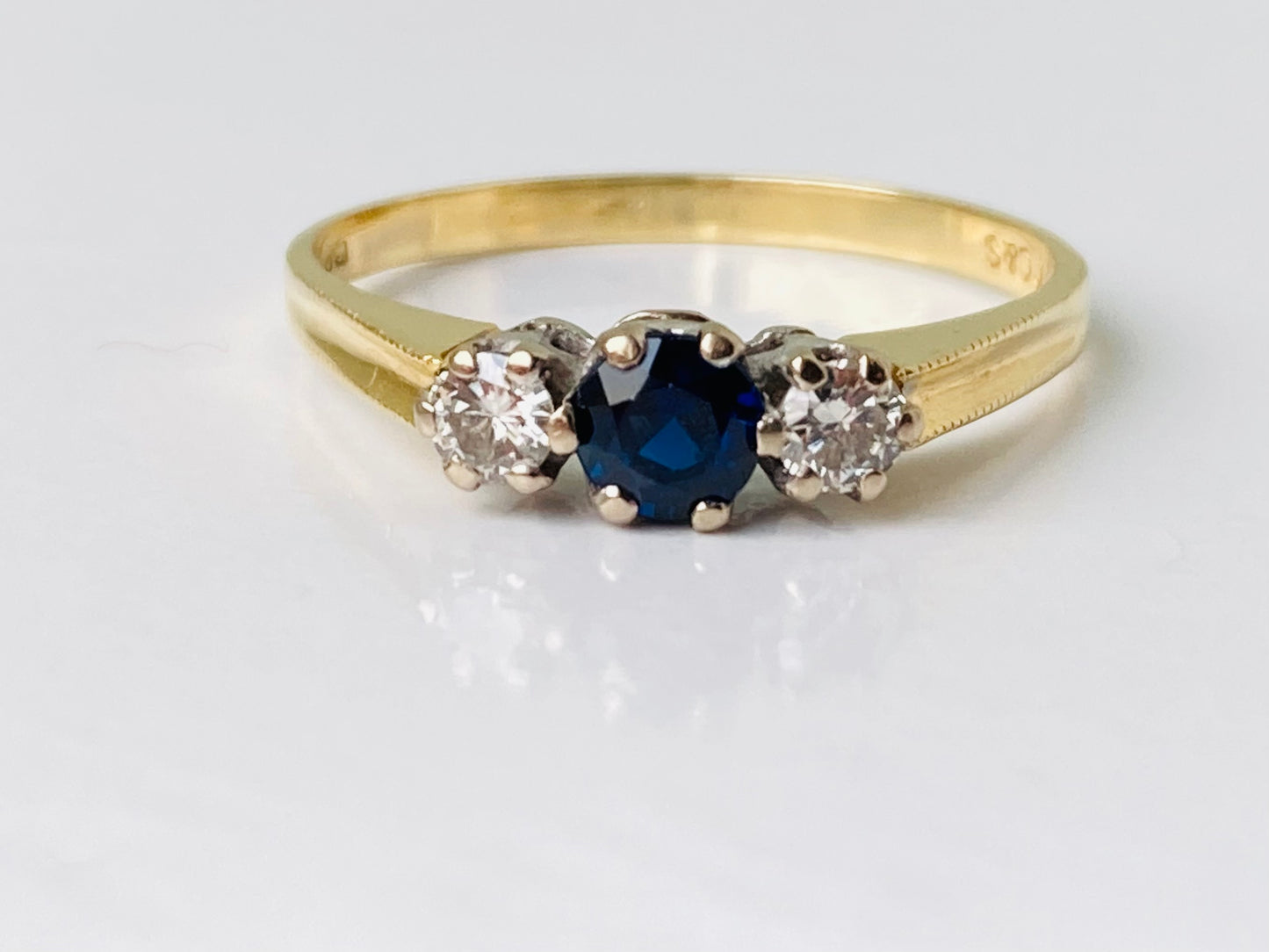 Vintage 18ct Gold Sapphire & Diamond Trilogy Ring