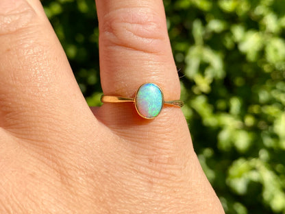 Antique 18ct Gold Opal Ring