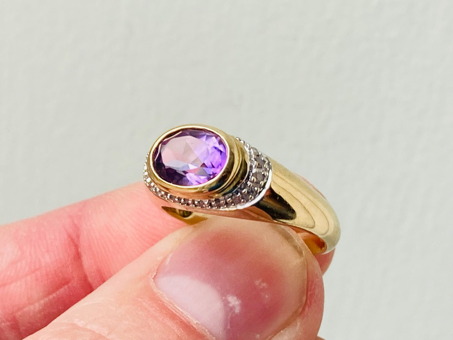 9ct Gold Amethyst & Diamond Ring