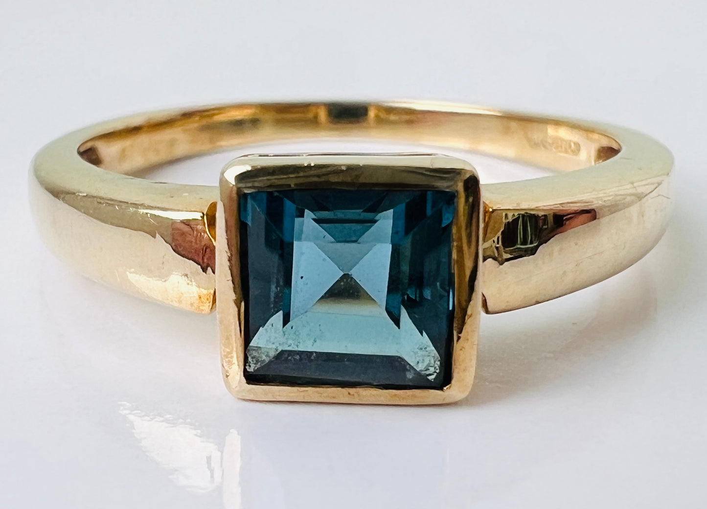 9ct Gold Topaz Ring