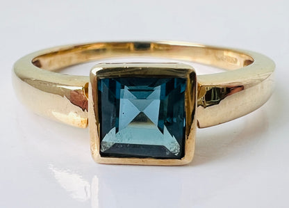 9ct Gold Topaz Ring