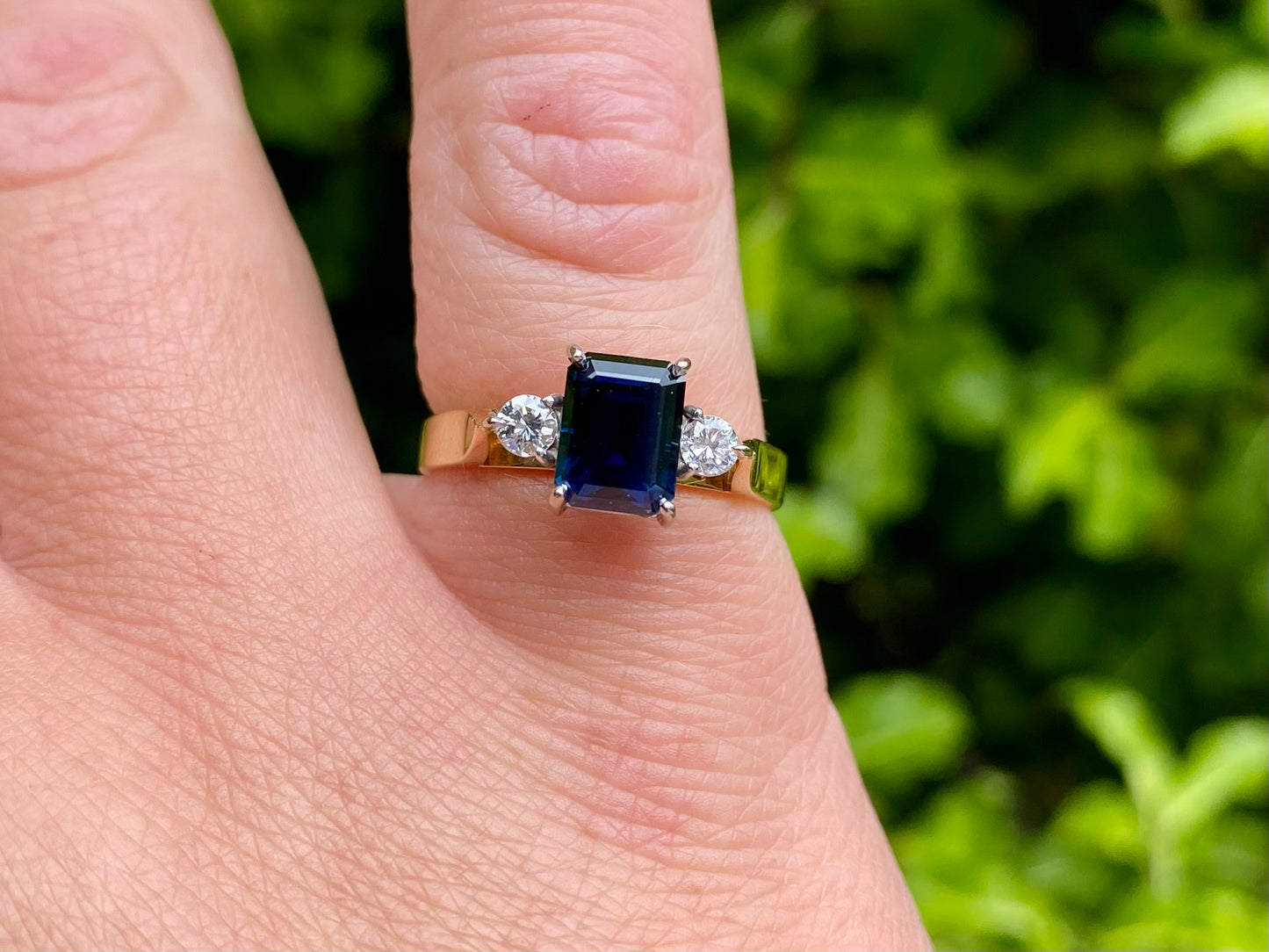 18ct Gold Sapphire & Diamond Ring