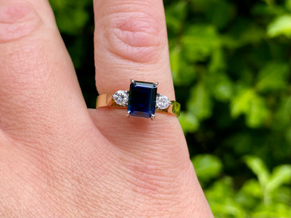 18ct Gold Sapphire & Diamond Ring