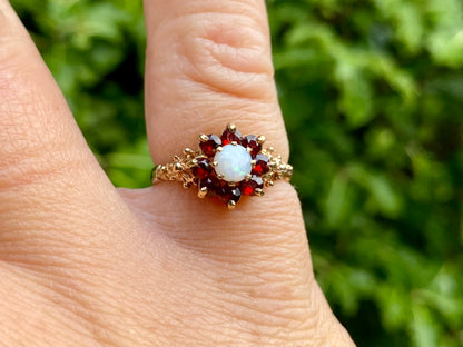 Vintage 9ct Gold Opal & Garnet Ring