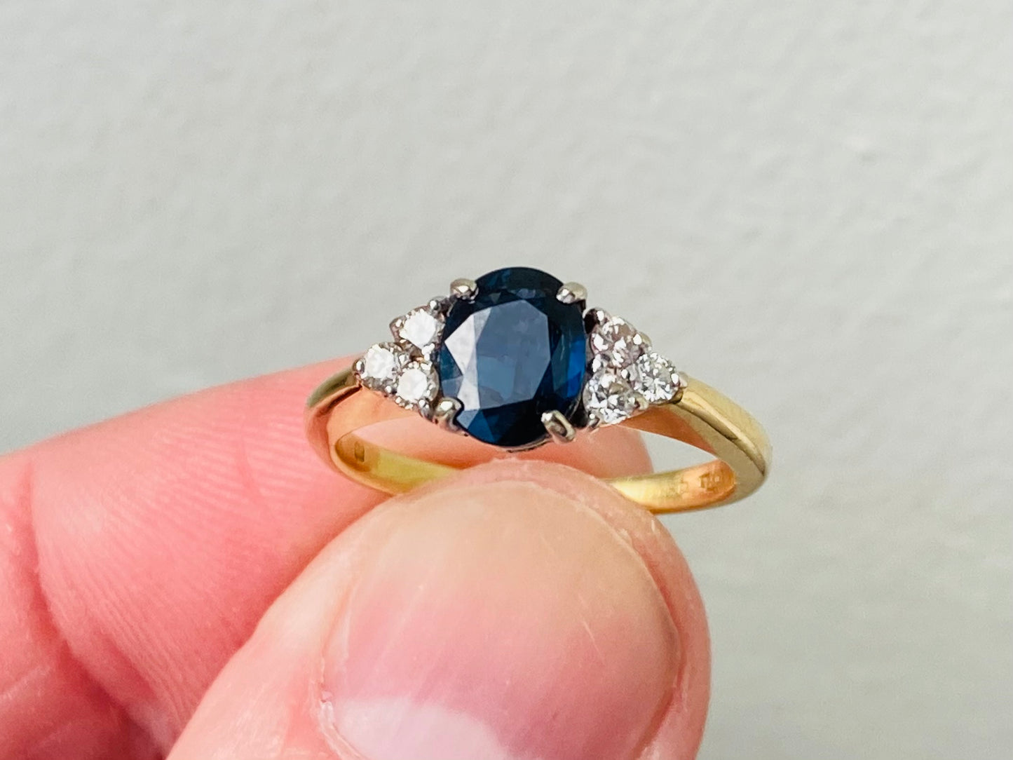 18ct Gold Sapphire & Diamond Ring