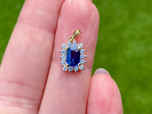 18ct Gold Sapphire & Diamond Pendant