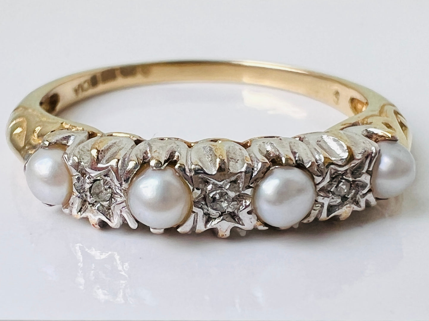 9ct Gold Pearl & Diamond Ring