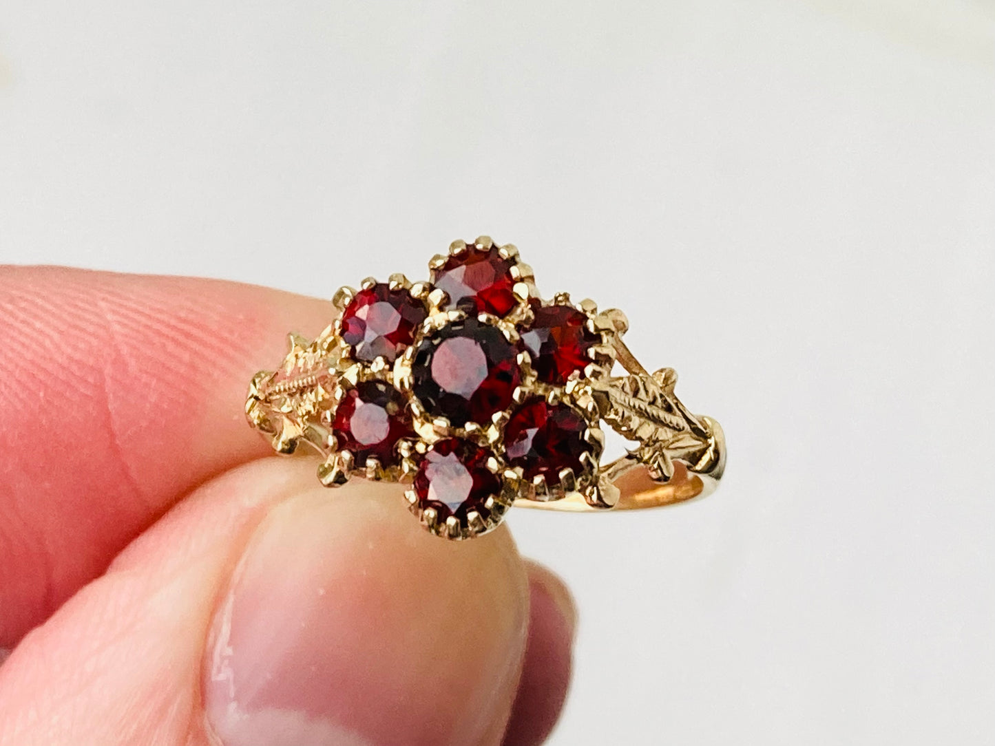 9ct Gold Garnet Ring