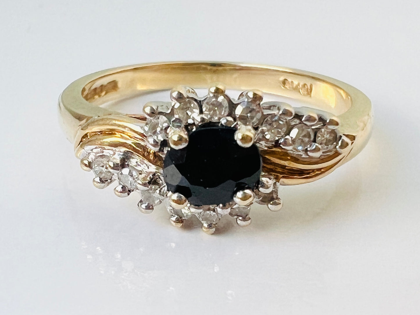 Vintage 9ct Gold Sapphire & Diamond Ring
