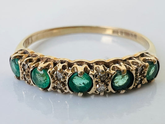 Vintage 9ct Gold Emerald & Diamond Ring