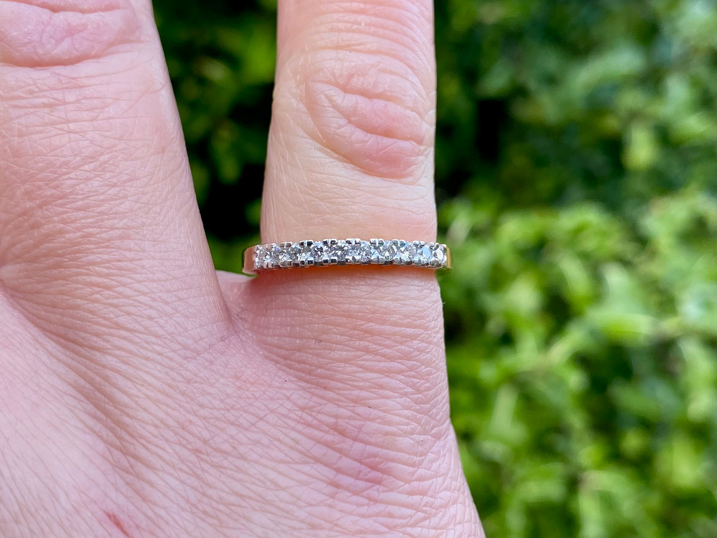 18ct Gold Ten-Stone Diamond Ring