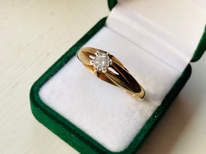 9ct Gold Diamond Ring