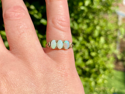 9ct Gold Opal Ring