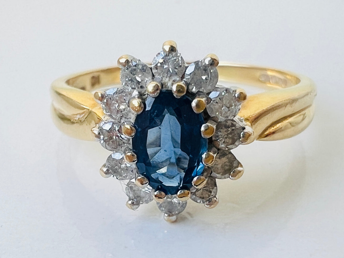 18ct Gold Sapphire & Diamond Ring