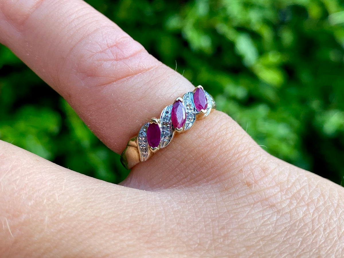 9ct Gold Ruby & Diamond Ring
