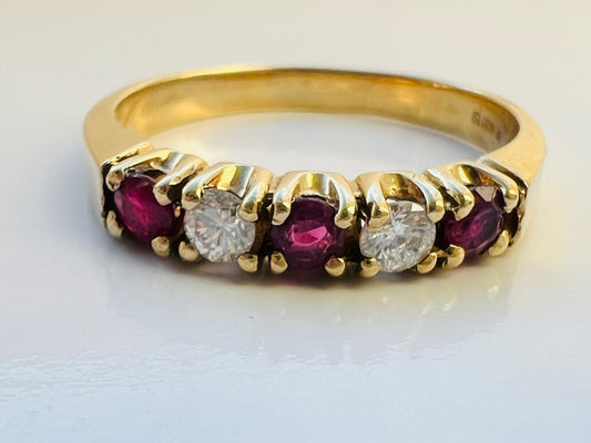 Vintage 18ct Gold Ruby & Diamond Ring