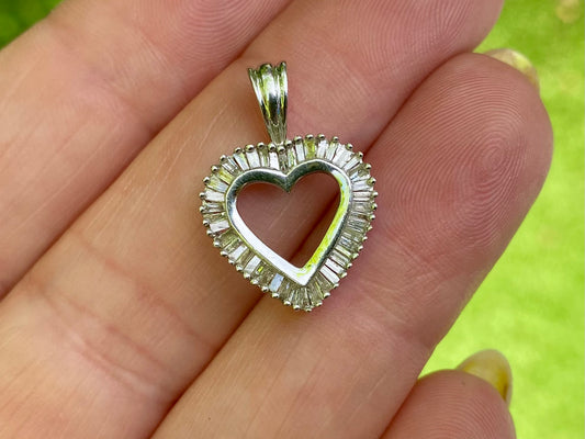 9ct Gold 0.50ct Diamond Heart Pendant