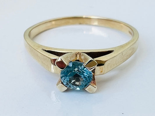 9ct Gold Blue Zircon Ring