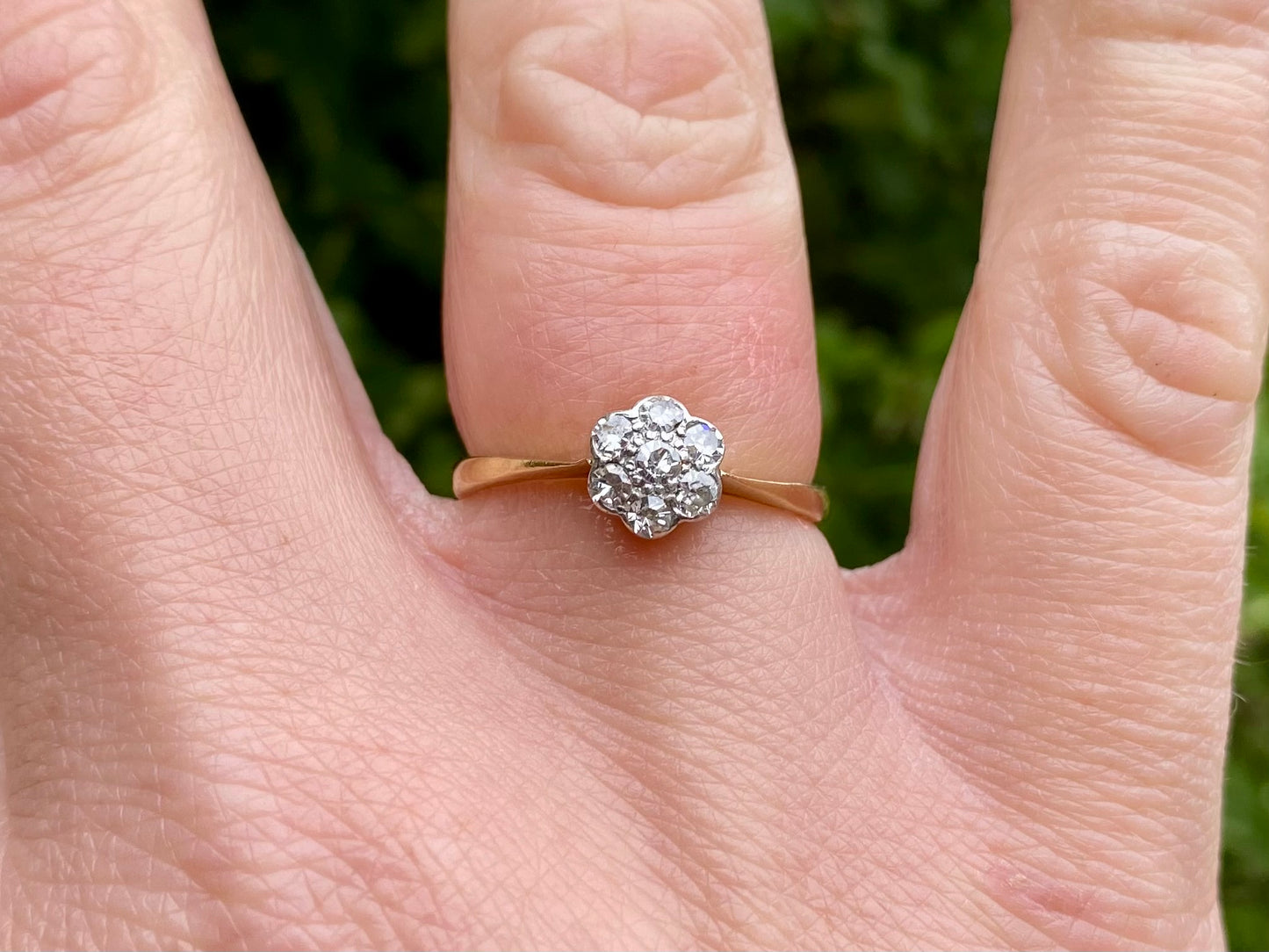 Antique 18ct Gold Diamond Daisy Ring