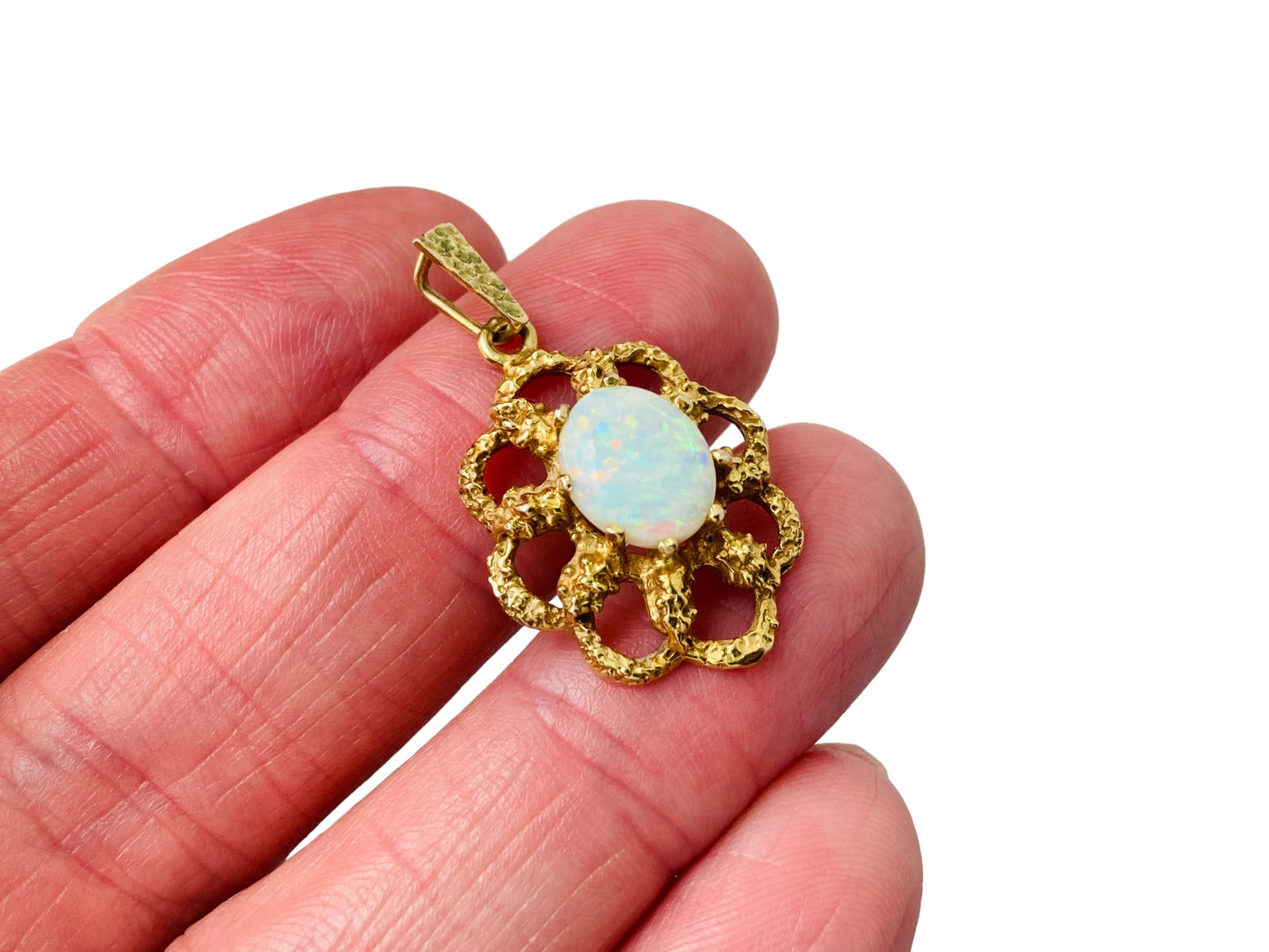 Vintage 9ct Gold Opal Pendant