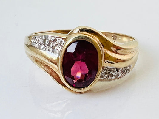 9ct Gold Rhodolite Garnet & Diamond Ring