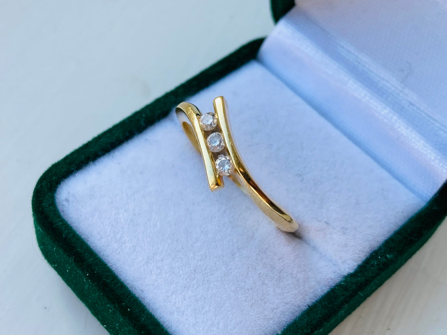 18ct Gold Diamond Ring