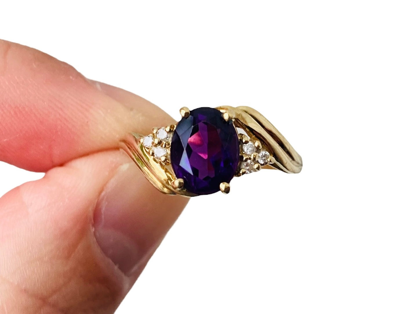 9ct Gold Amethyst & Diamond Ring