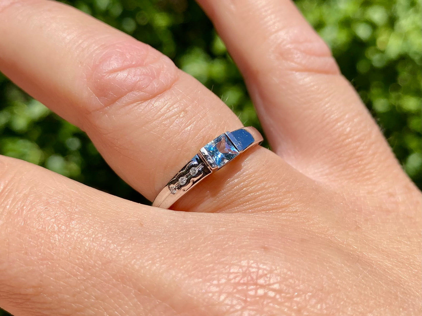 9ct Gold Topaz & Diamond Ring