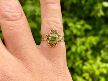 Vintage 9ct Gold Peridot Ring