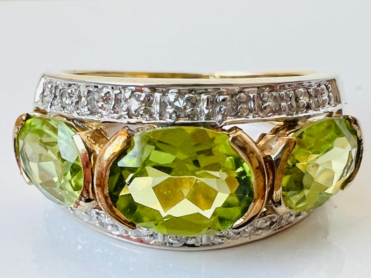 9ct Gold Peridot & Diamond Ring