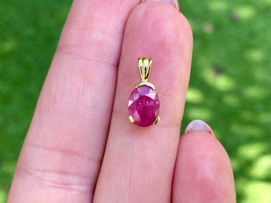 18ct Gold Pink Ruby Pendant
