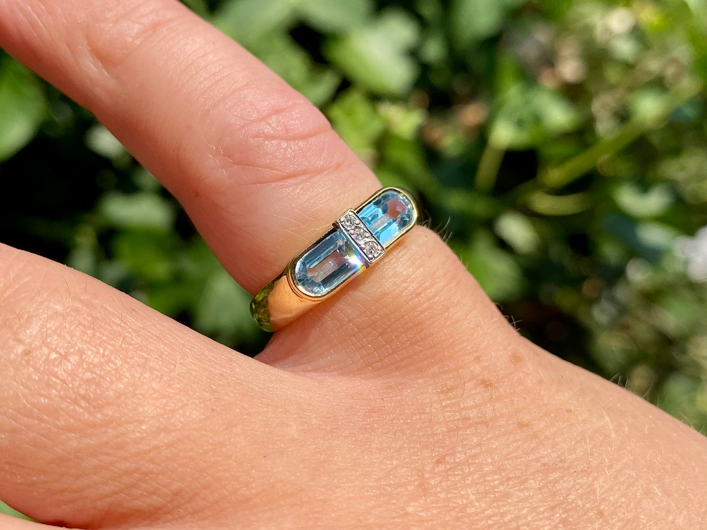 18ct Gold Aquamarine Diamond Ring