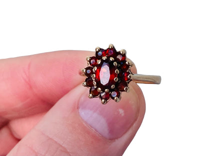 Vintage 9ct Gold Garnet Ring