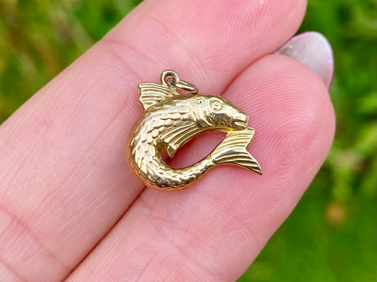 Vintage 9ct Gold Fish Pendant or Charm